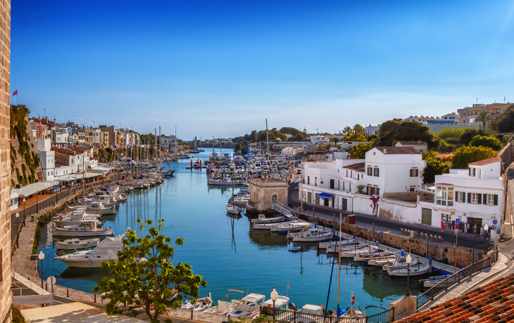 Blick auf den Hafen von Ciutadella de Menorca