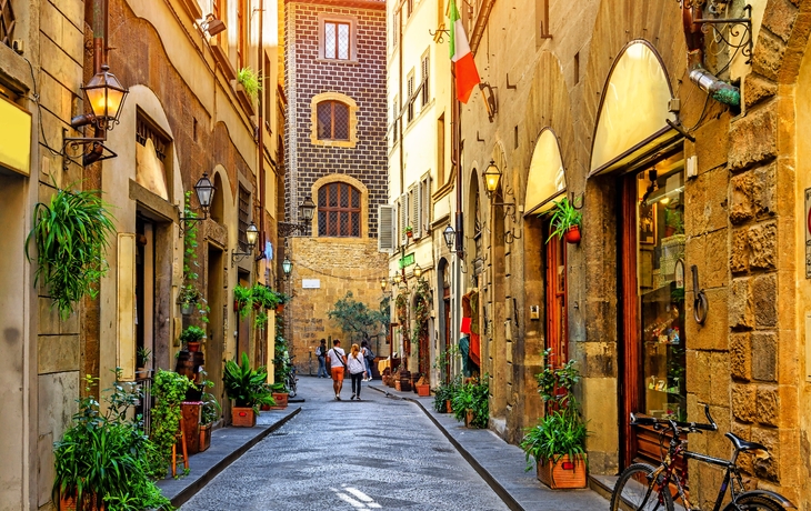 Schmale Straße in Florenz, Toskana. Italien