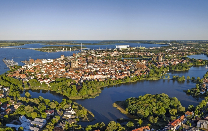 Luftaufnahme von Stralsund, eine Hansestadt im Pommerschen Teil von Mecklenburg-Vorpommern