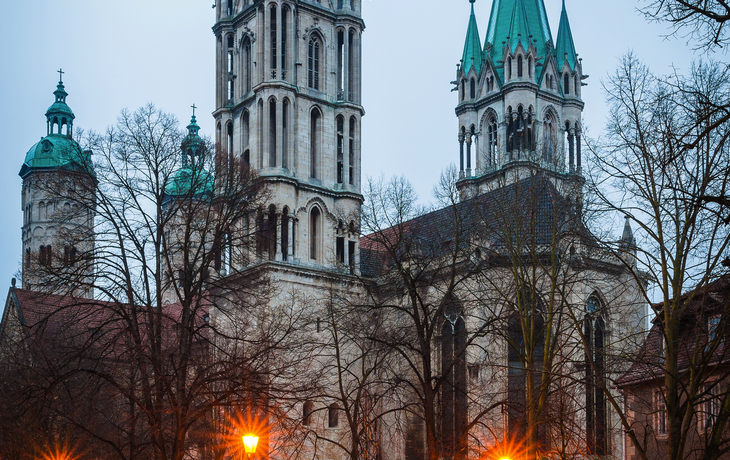 Dom in Naumburg an einem Tag im Regen