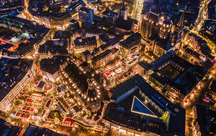 Aachener Weihnachtsmarkt am Aachener Dom