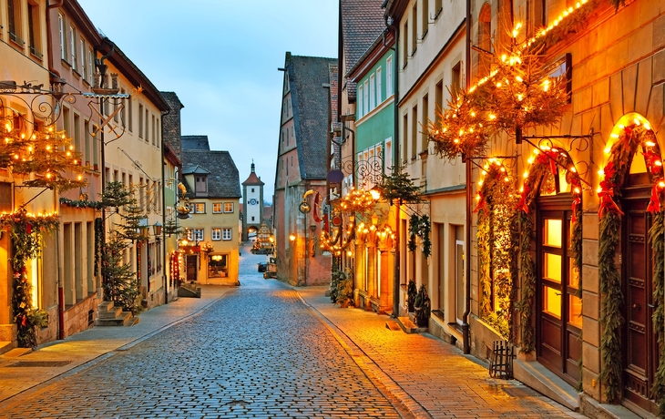 Rothenburg ob der Tauber ist einer der schönsten und romantischsten Dörfer in Europa, Franconia Region von Bayern, Deutschland.